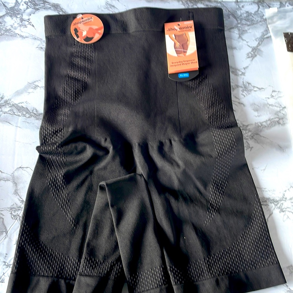 Shapermint Everyday Jacquard Short